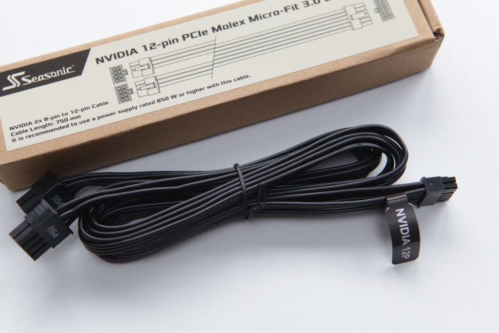 2x8Pin PCIe auf "Nivida 12 Pin MicroFit 3.0"